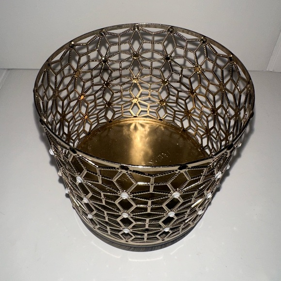 Bath & Body Works 3-Wick Candle Holder – Gold Geometric w/ Crystals & Wood Base - Picture 3 of 3